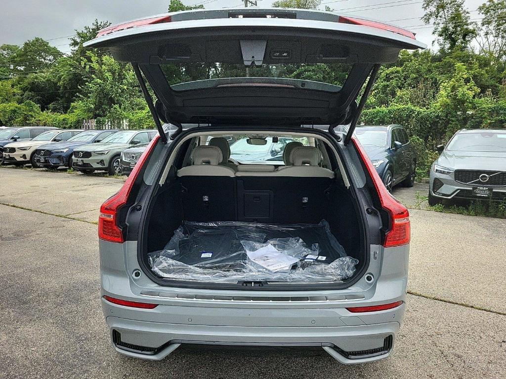 new 2025 Volvo XC60 car, priced at $55,335