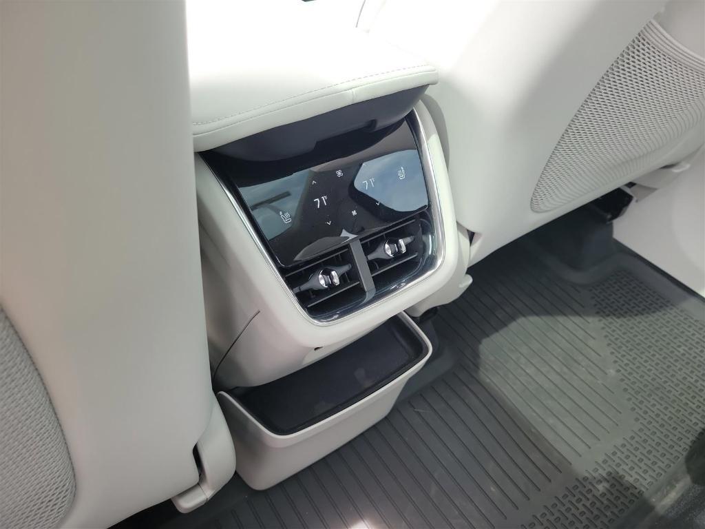 new 2025 Volvo EX90 car, priced at $91,990