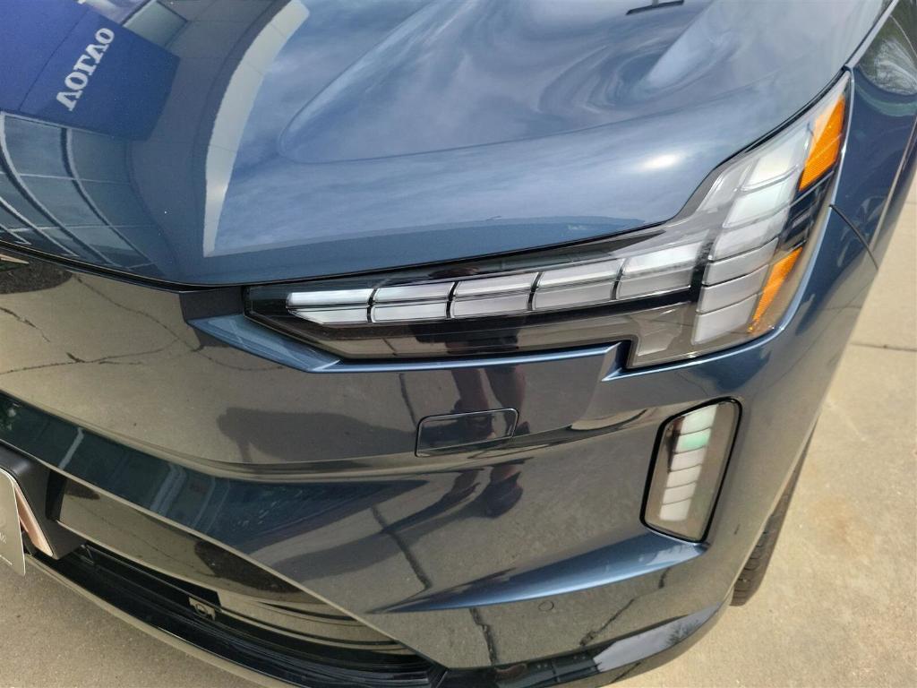 new 2025 Volvo EX90 car, priced at $91,990