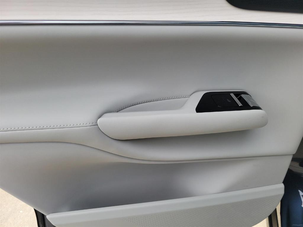 new 2025 Volvo EX90 car, priced at $91,990