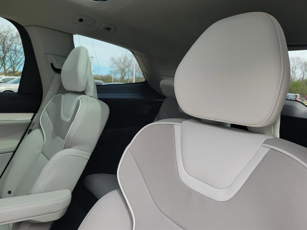 new 2025 Volvo EX90 car, priced at $91,990