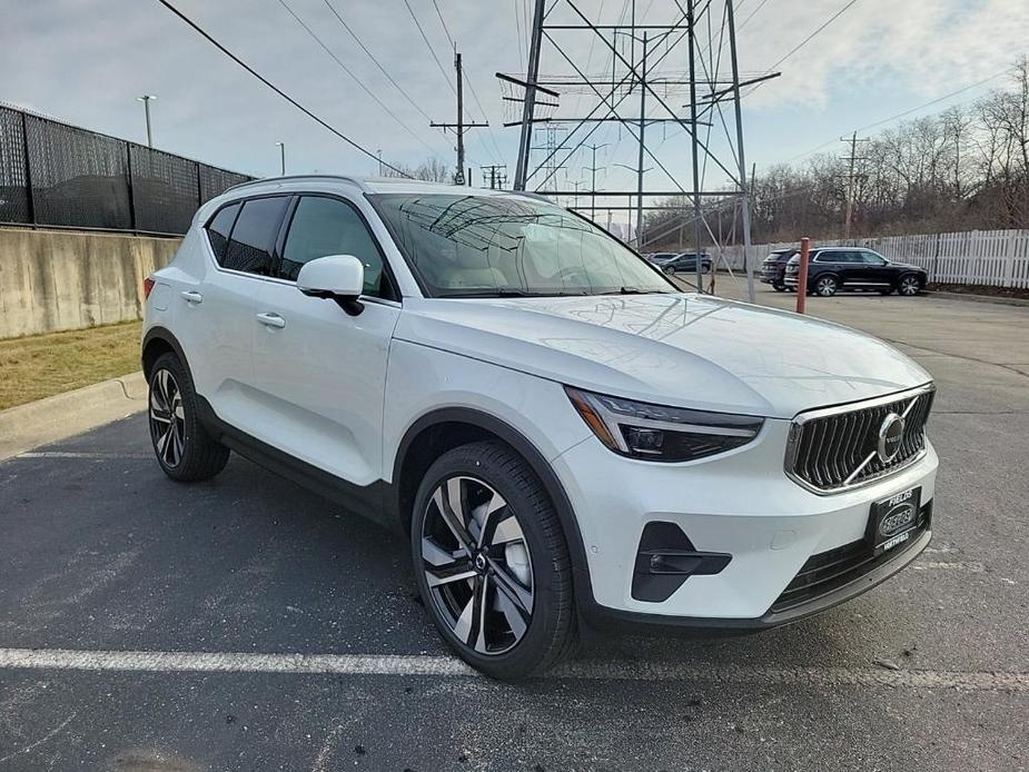 new 2024 Volvo XC40 car, priced at $52,180