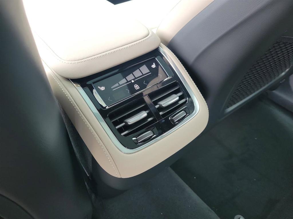 new 2025 Volvo XC90 car, priced at $66,285