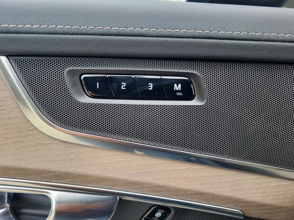 new 2025 Volvo XC90 car, priced at $66,285