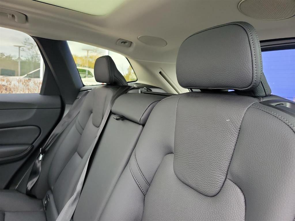 new 2025 Volvo XC60 car, priced at $56,550