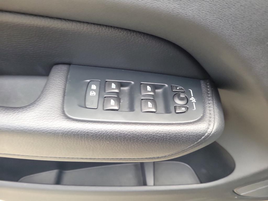 used 2021 Volvo XC60 car, priced at $28,989
