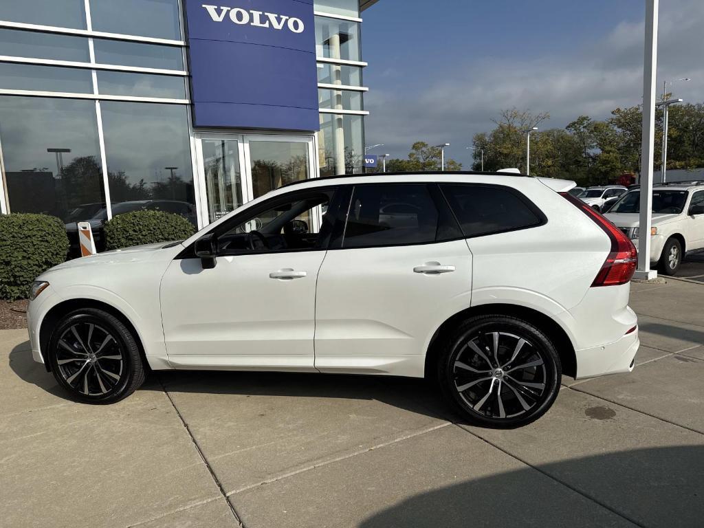 used 2025 Volvo XC60 car, priced at $40,991