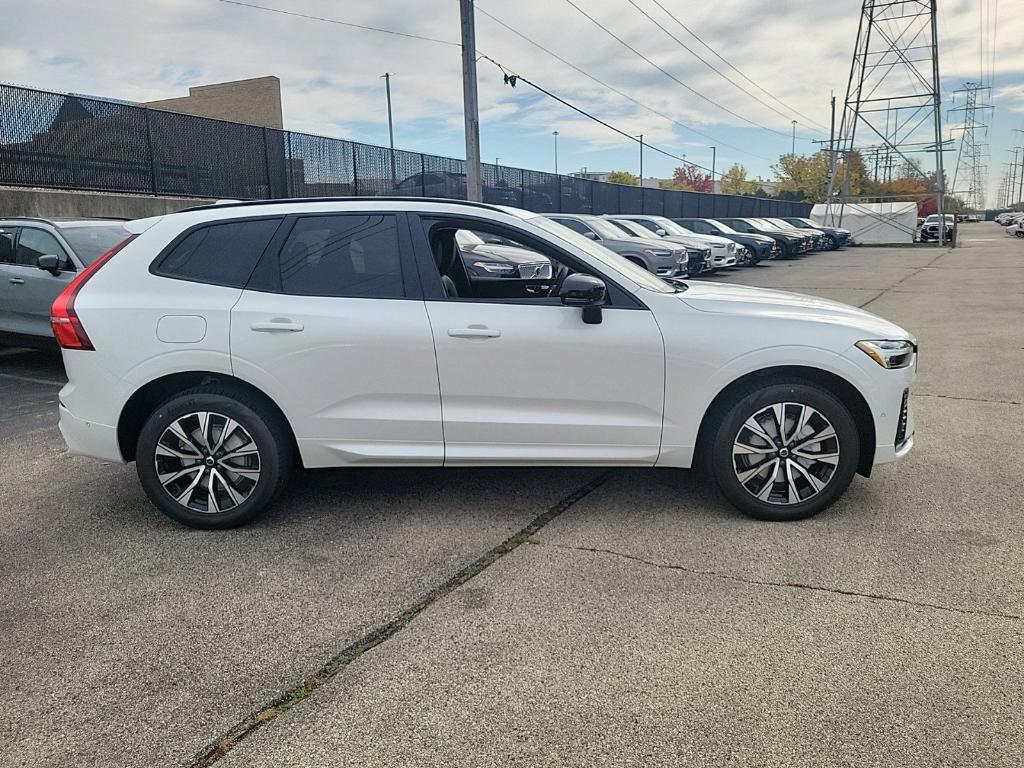 new 2025 Volvo XC60 car, priced at $54,925