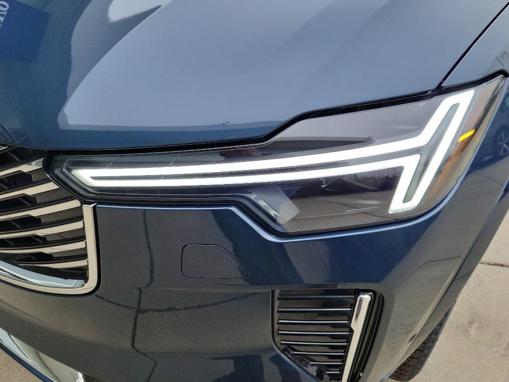 new 2025 Volvo XC90 car, priced at $68,195
