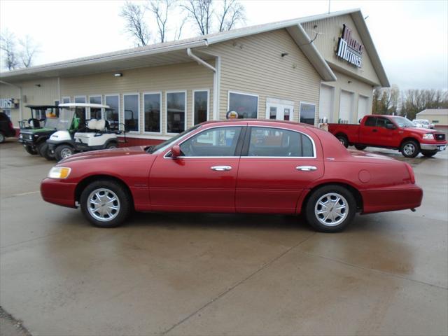 used 1999 Lincoln Town Car car, priced at $3,475