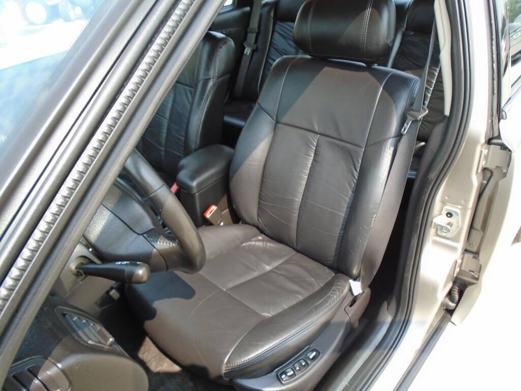 used 2003 Saturn L car, priced at $5,975