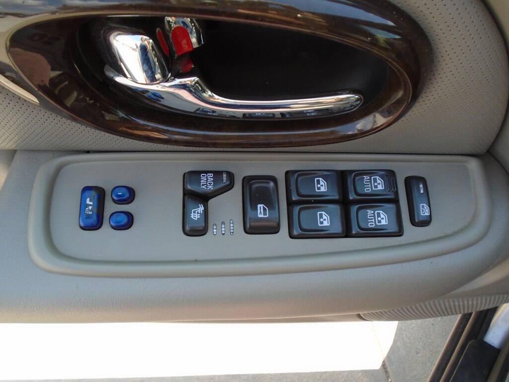 used 2004 Buick Rainier car, priced at $4,975