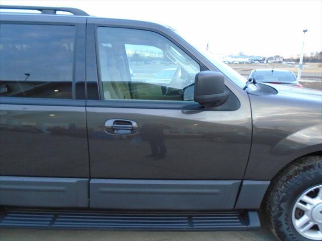 used 2005 Ford Expedition car, priced at $5,975