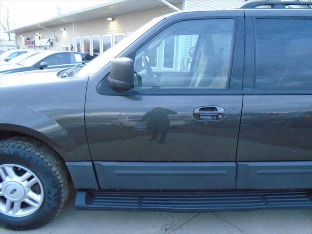 used 2005 Ford Expedition car, priced at $5,975