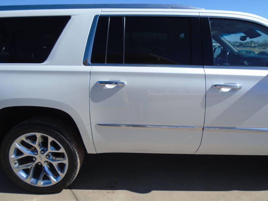 used 2017 Cadillac Escalade ESV car, priced at $23,975