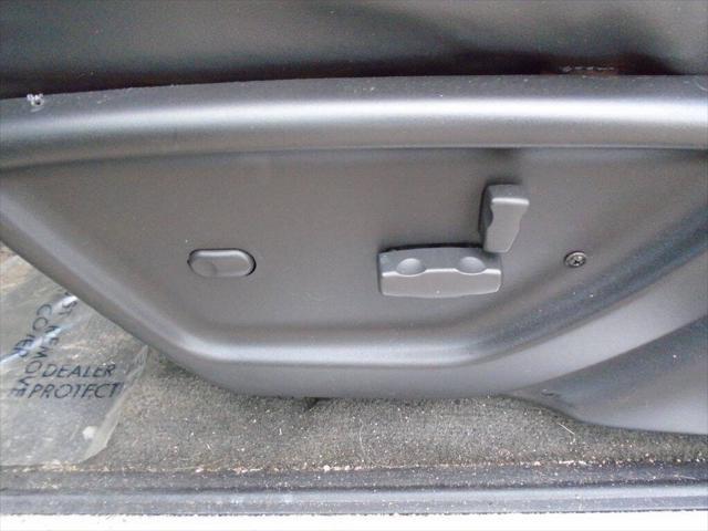 used 2006 GMC Envoy car, priced at $3,475
