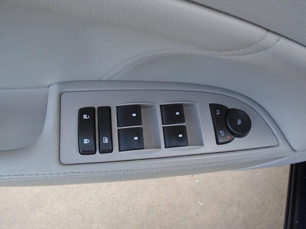 used 2008 Buick Lucerne car, priced at $5,475