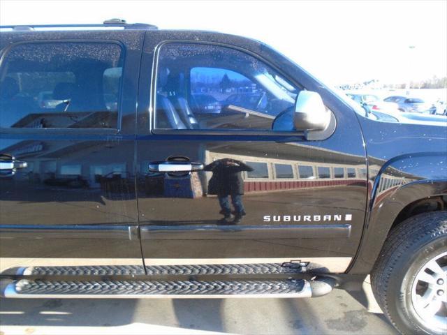 used 2007 Chevrolet Suburban car, priced at $7,925