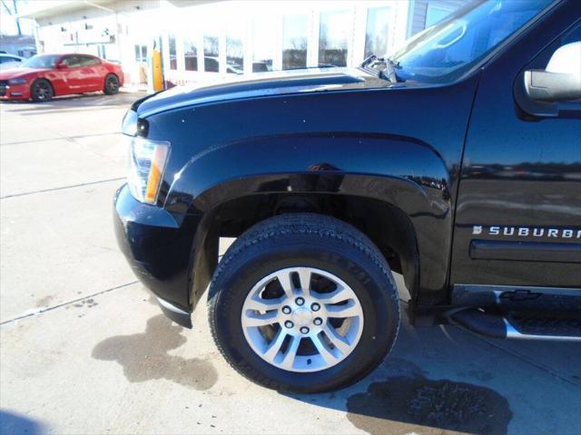 used 2007 Chevrolet Suburban car, priced at $7,925