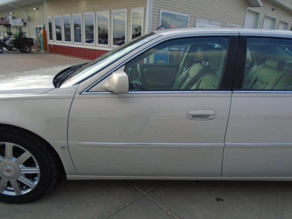 used 2008 Cadillac DTS car, priced at $5,975