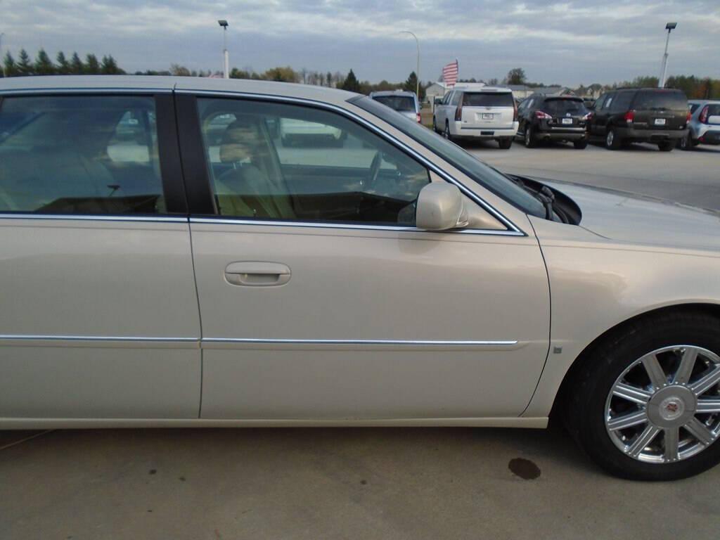used 2008 Cadillac DTS car, priced at $5,975