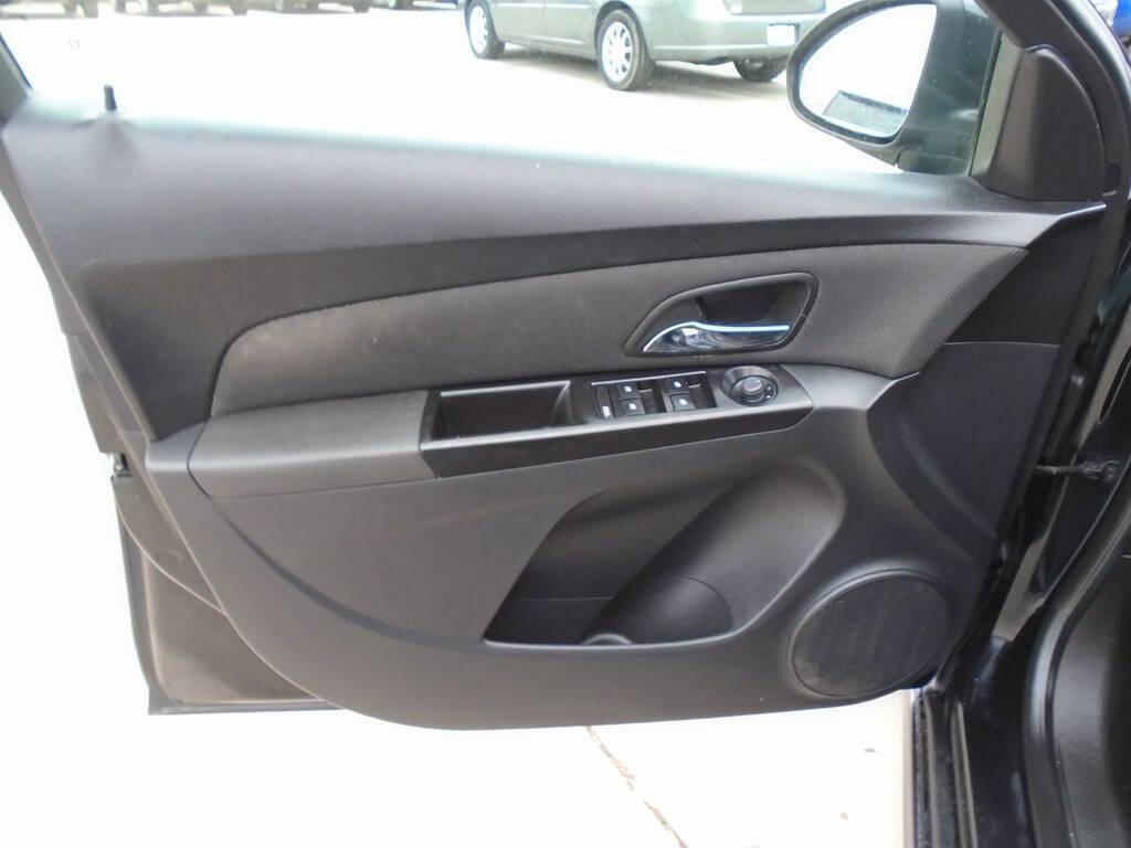 used 2014 Chevrolet Cruze car, priced at $9,275