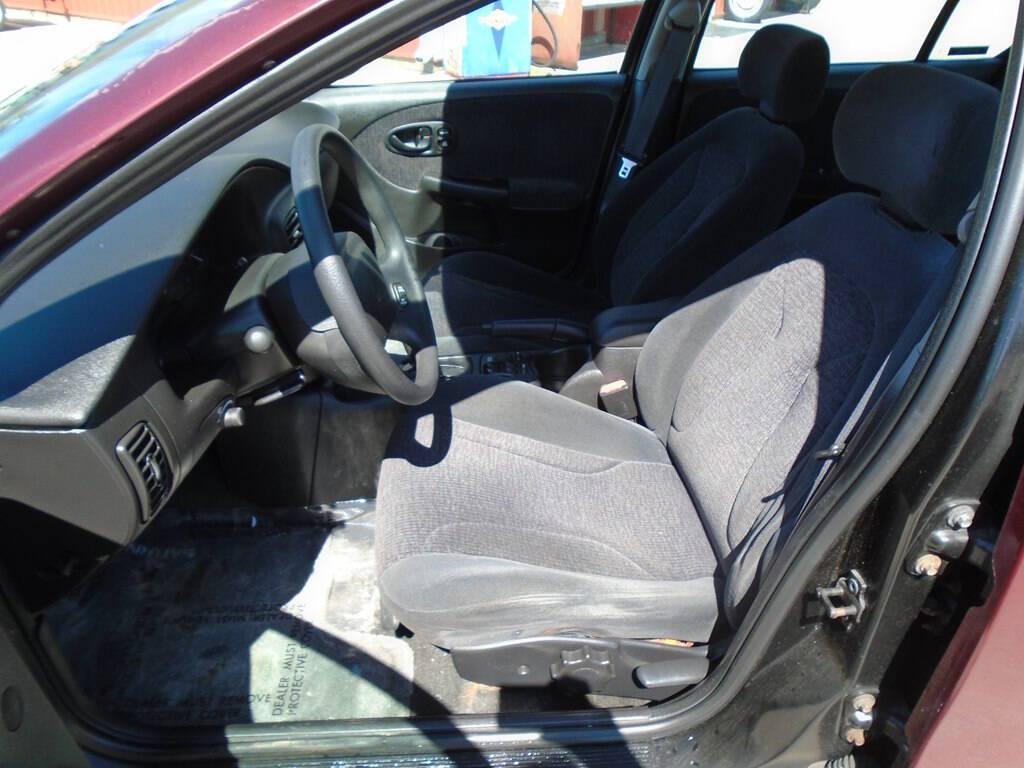 used 2001 Saturn SL car, priced at $5,975