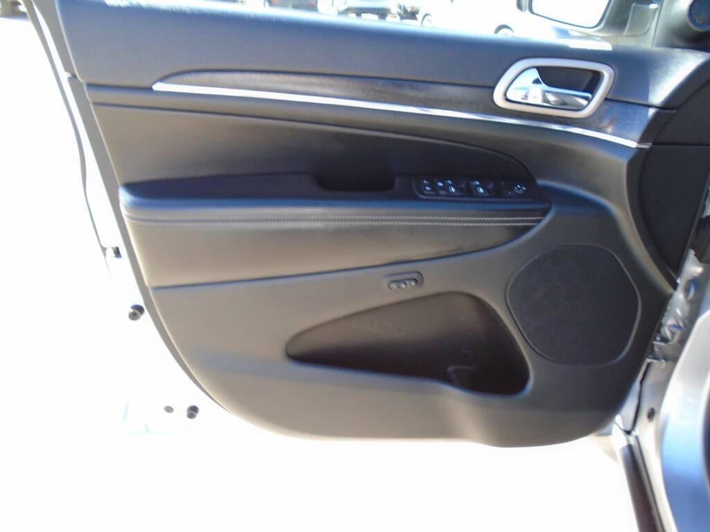used 2015 Jeep Grand Cherokee car, priced at $10,925