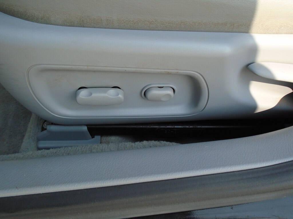 used 2006 Buick LaCrosse car, priced at $6,975