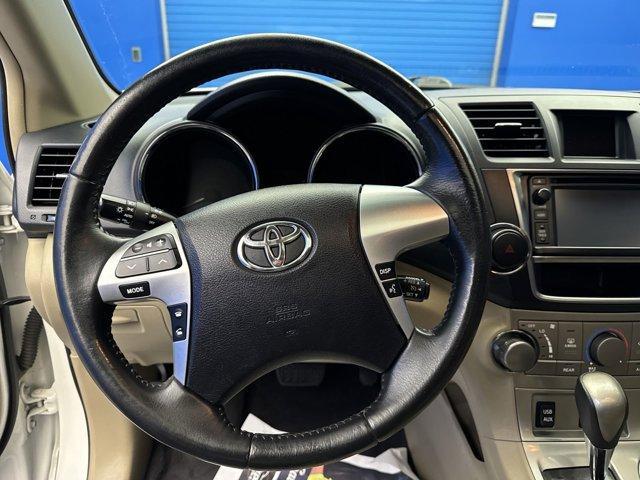 used 2013 Toyota Highlander car, priced at $11,228