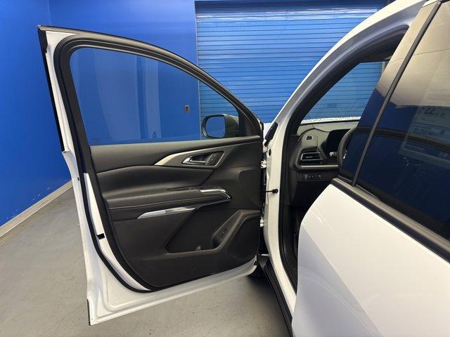 new 2026 Chevrolet Traverse car, priced at $43,078