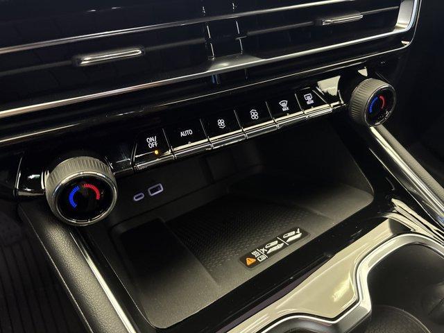 new 2026 Chevrolet Traverse car, priced at $43,078