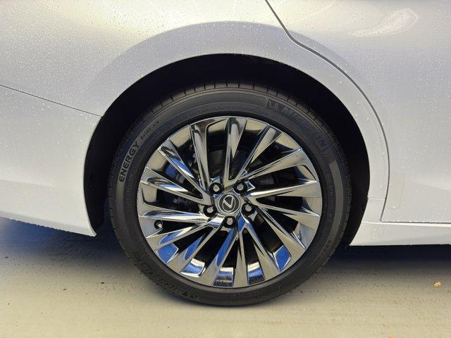 used 2024 Lexus ES 300h car, priced at $44,937