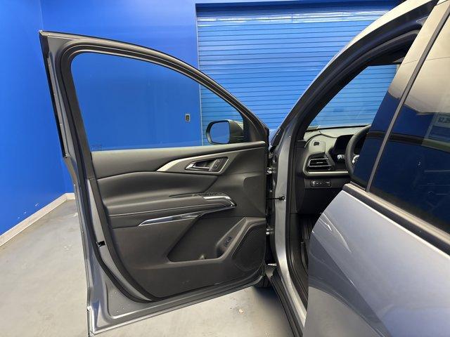 new 2026 Chevrolet Traverse car, priced at $43,078