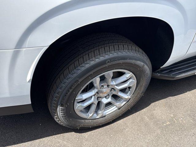 new 2025 Chevrolet Suburban car