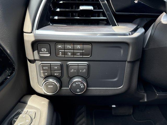 new 2025 Chevrolet Suburban car