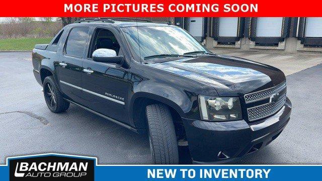 used 2011 Chevrolet Avalanche car, priced at $14,995