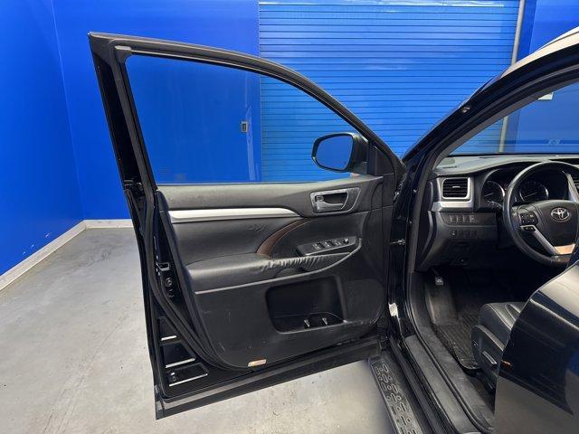 used 2014 Toyota Highlander car, priced at $14,995