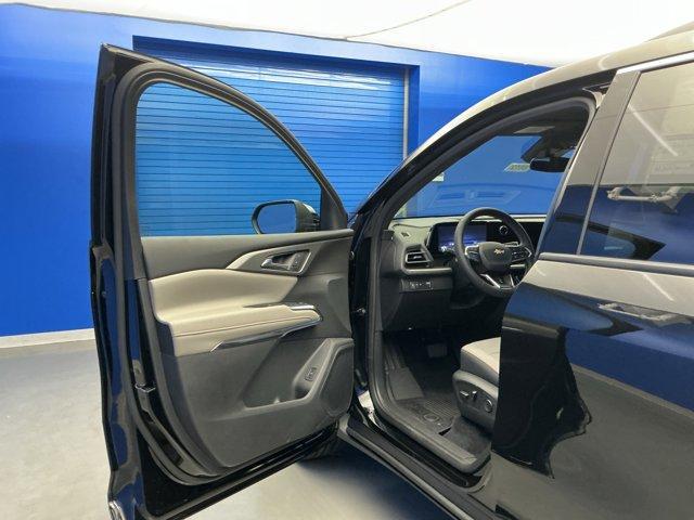 new 2025 Chevrolet Traverse car, priced at $42,199