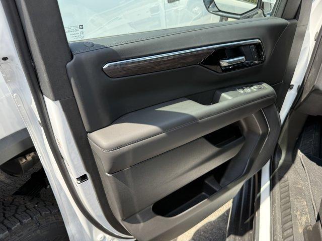 new 2025 Chevrolet Suburban car, priced at $66,495