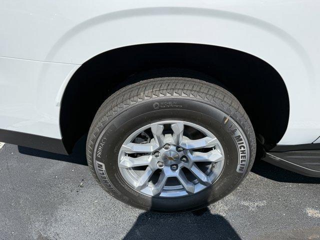 new 2025 Chevrolet Suburban car