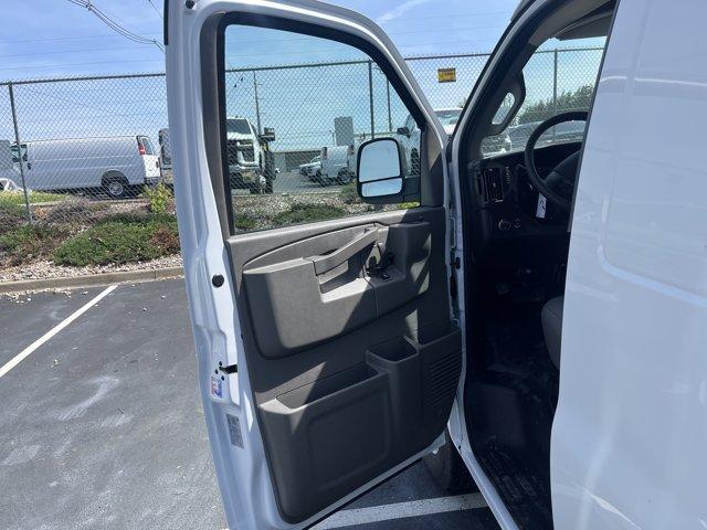 new 2025 Chevrolet Express 2500 car