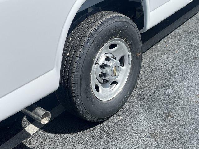 new 2025 Chevrolet Express 2500 car