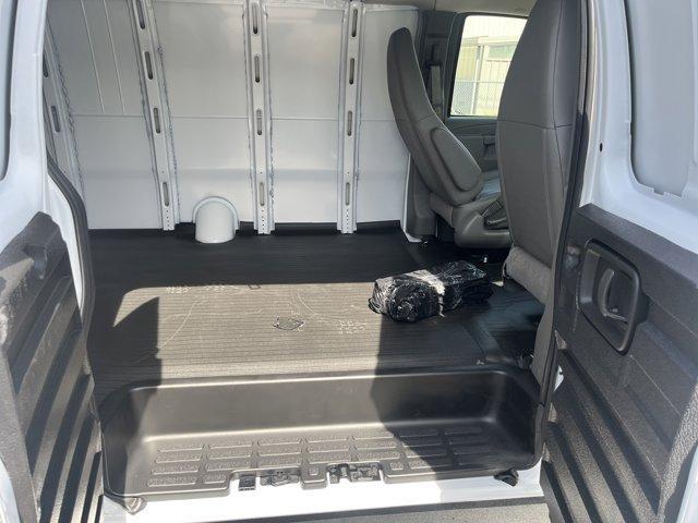 new 2025 Chevrolet Express 2500 car