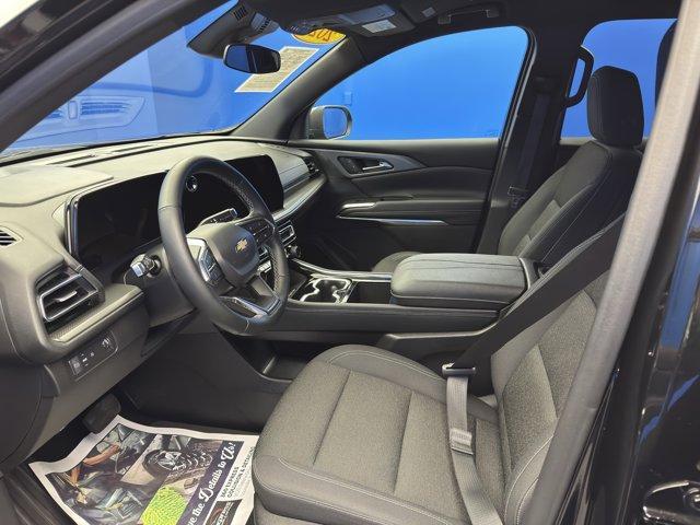 used 2025 Chevrolet Traverse car, priced at $33,912