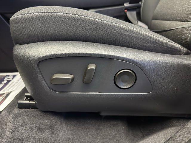 used 2025 Chevrolet Traverse car, priced at $33,912