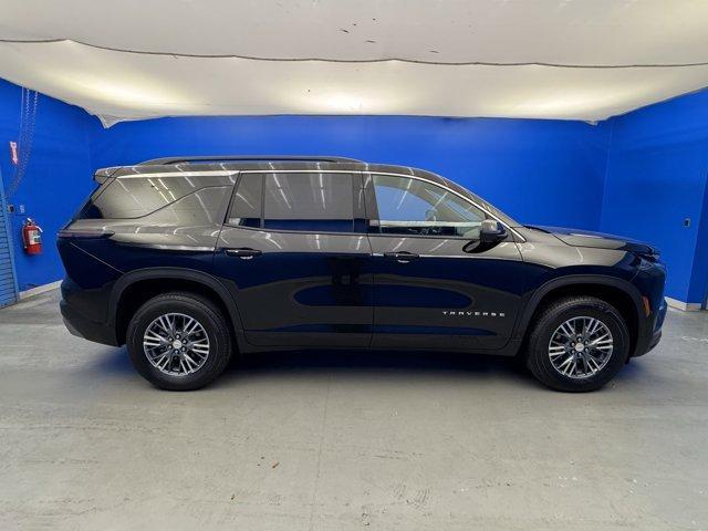 used 2025 Chevrolet Traverse car, priced at $33,912