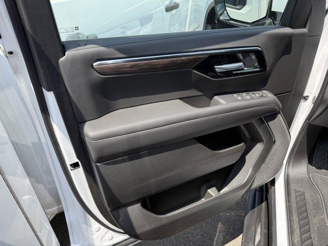 new 2025 Chevrolet Suburban car