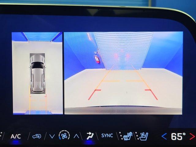 new 2025 Chevrolet Traverse car