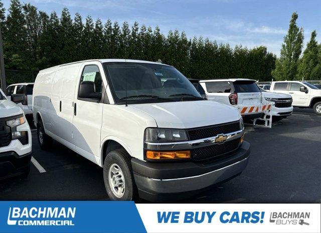 new 2024 Chevrolet Express 2500 car